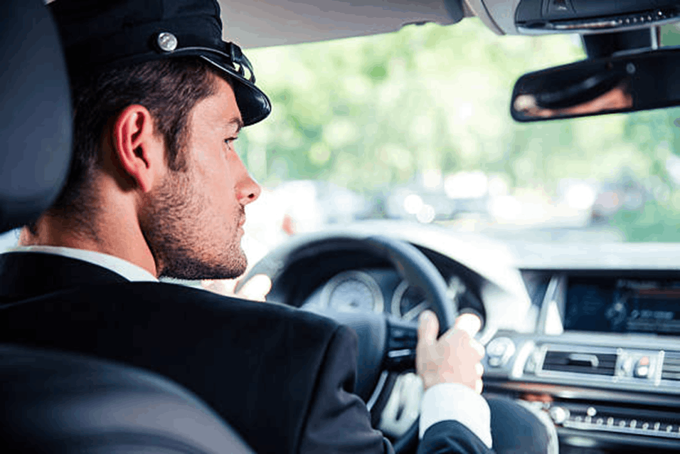 Where to Rent a Car with a Driver in Dubai